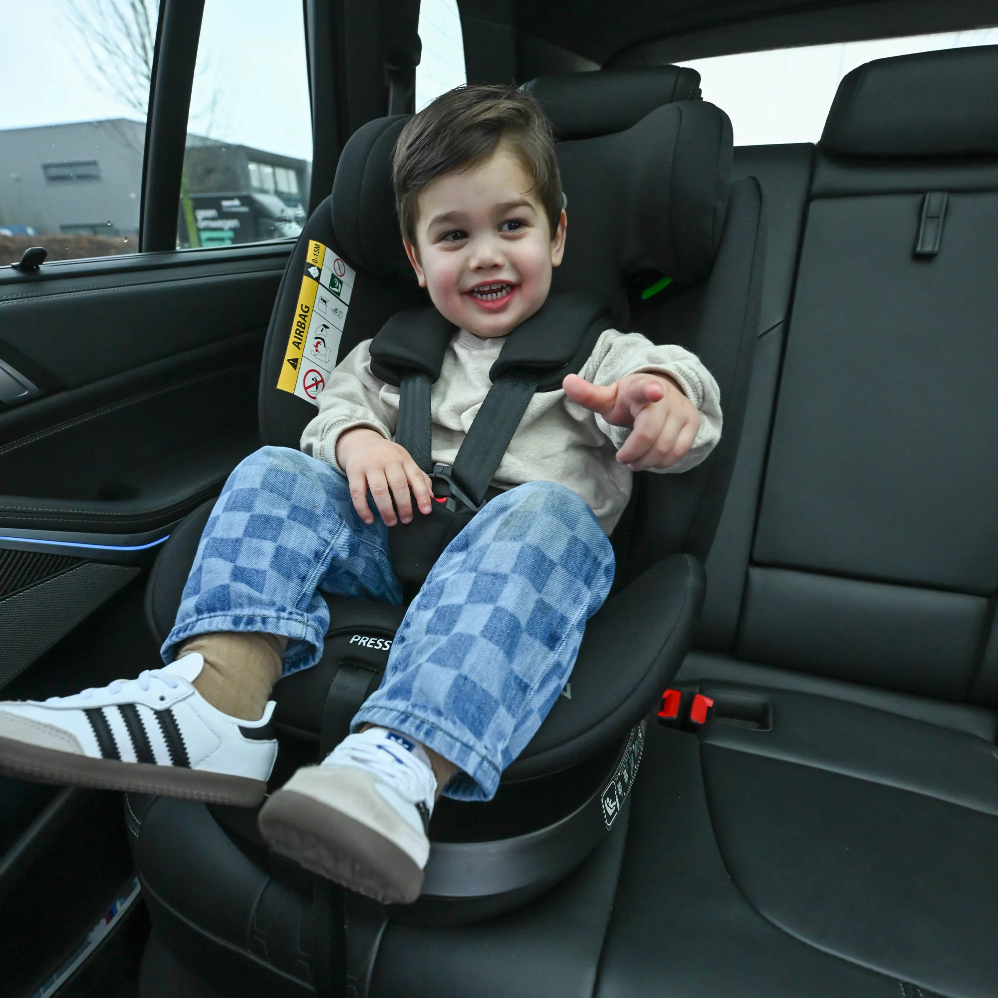 Carly Luxe i-Size Car Seat - 0-79.4 lbs - Isofix + support leg - 360 rotatable - Black - Image 2