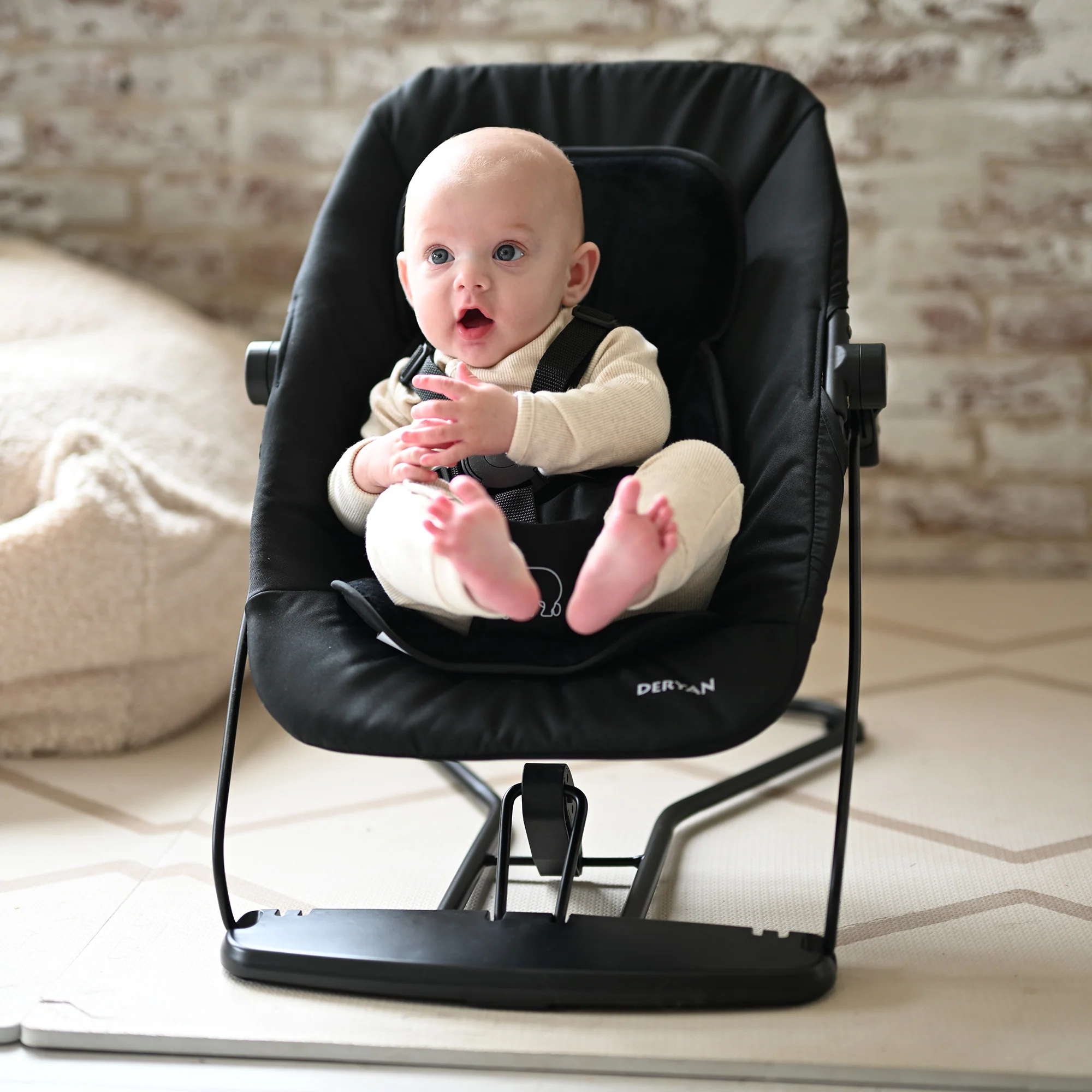 Curve High Chair Set Complete - Including Rocker & Cushion - Black - Image 8