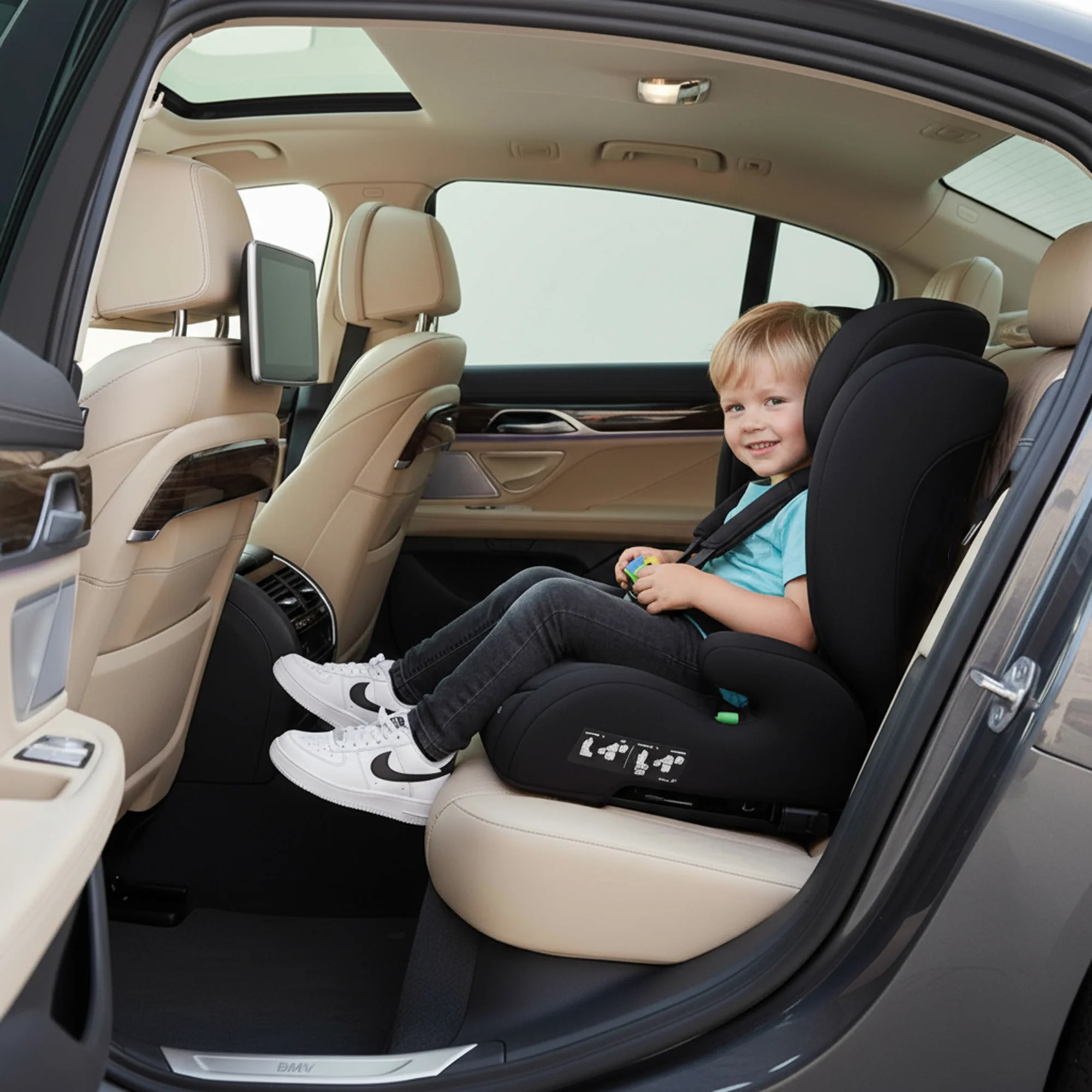 Charlie Basic i-Size Car Seat - From 3.5 years to approx. 12 years - Group 2/3 - 39.4-59.1" - Image 2