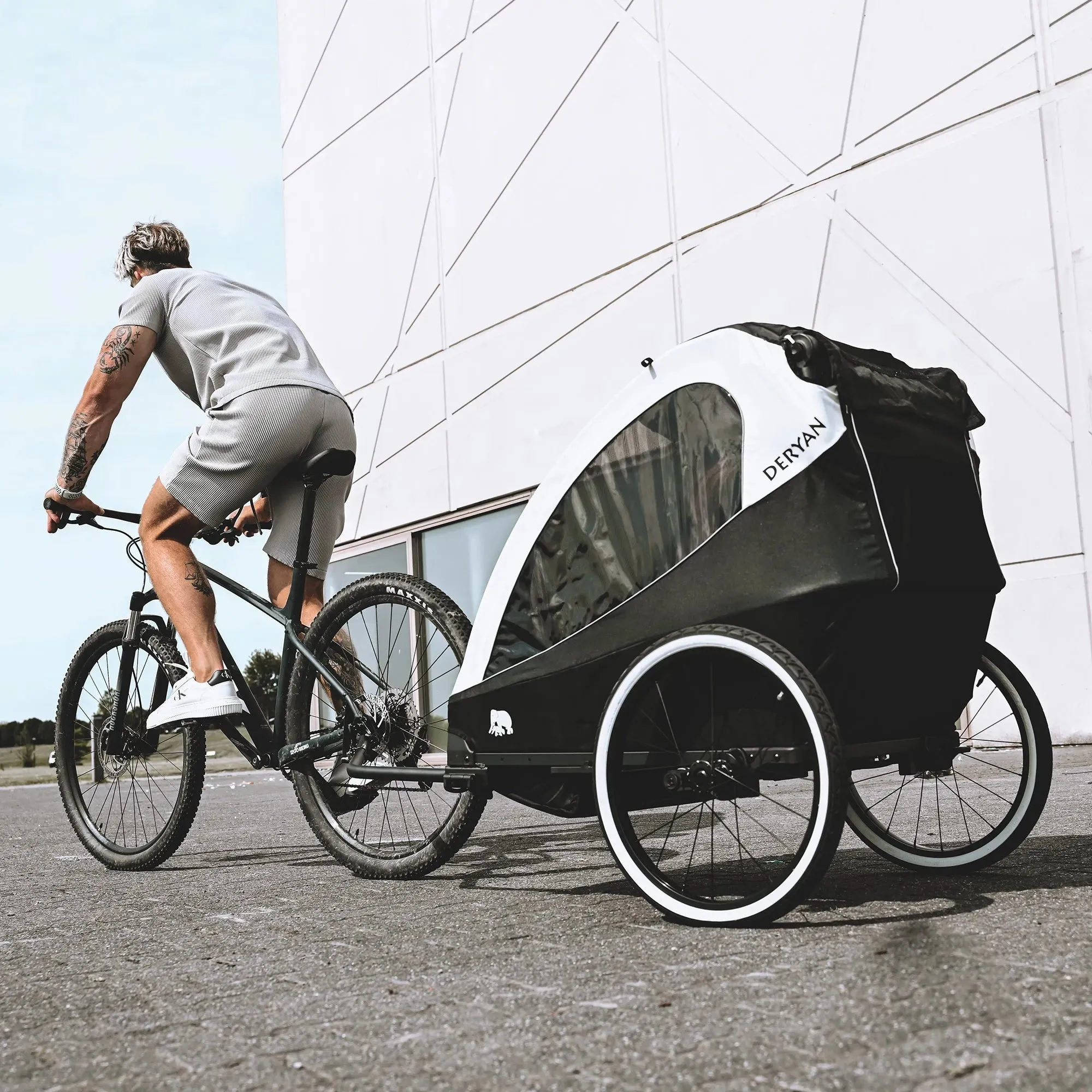Luxury Bike Trailer - bike trailer, stroller, and jogging stroller - Black/Cream - Image 2
