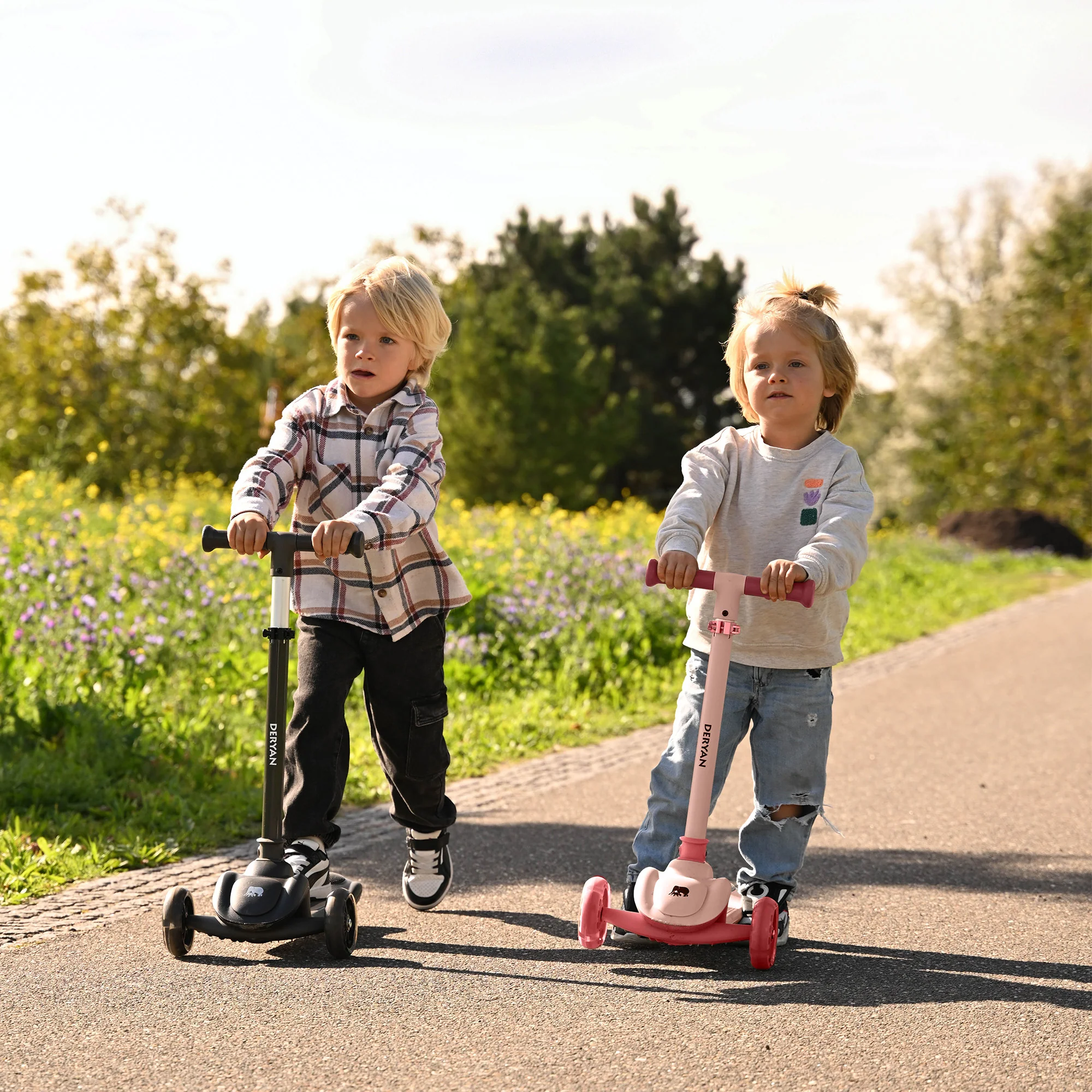 Harvey Kids Scooter 3 wheels - age group 3+ - max 110.3 lb - LED lights in the wheels - height adjustable 25.6"-27.6"-29.5"-31.5" - Pink - Image 2