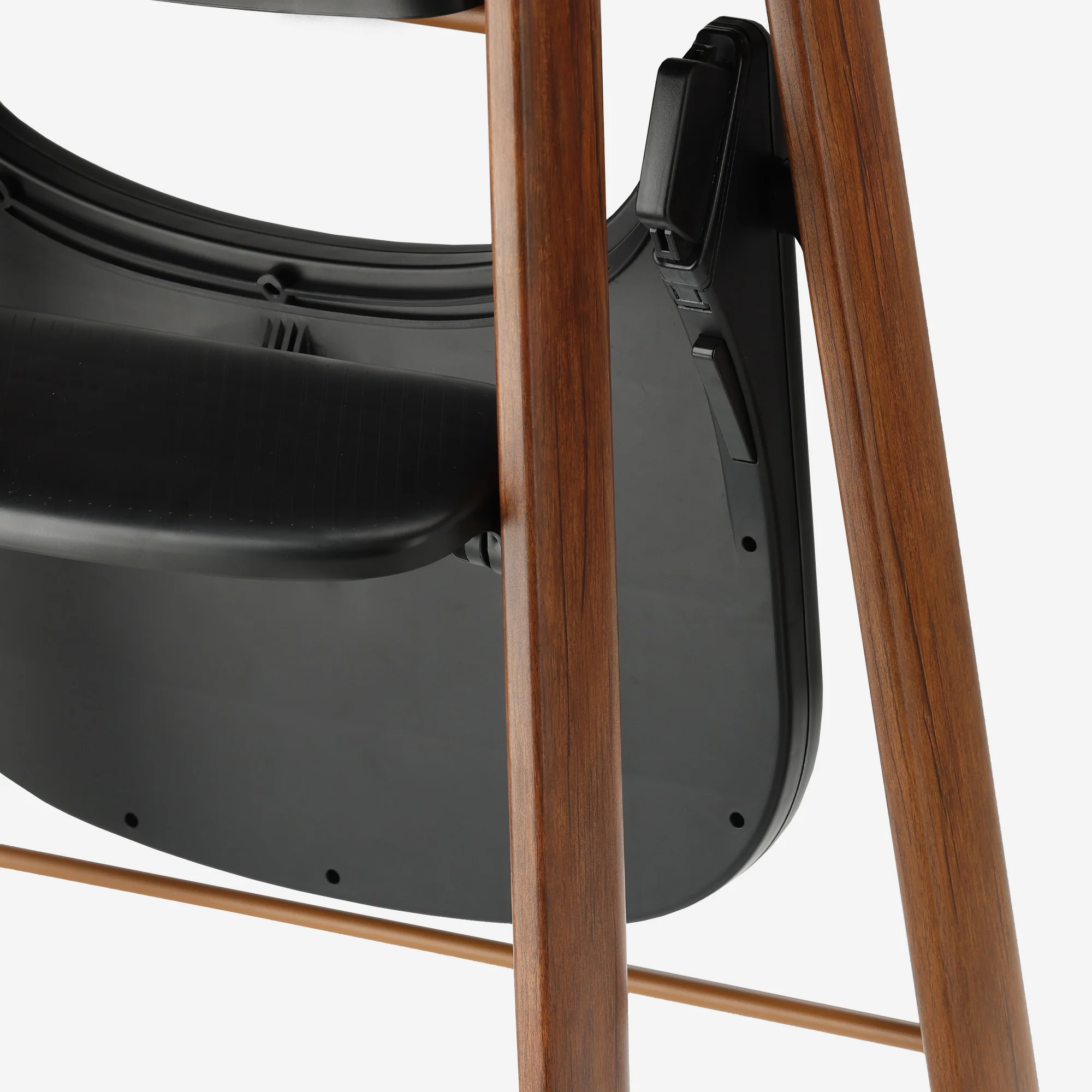 Luxury High Chair Black / Wood - Image 12
