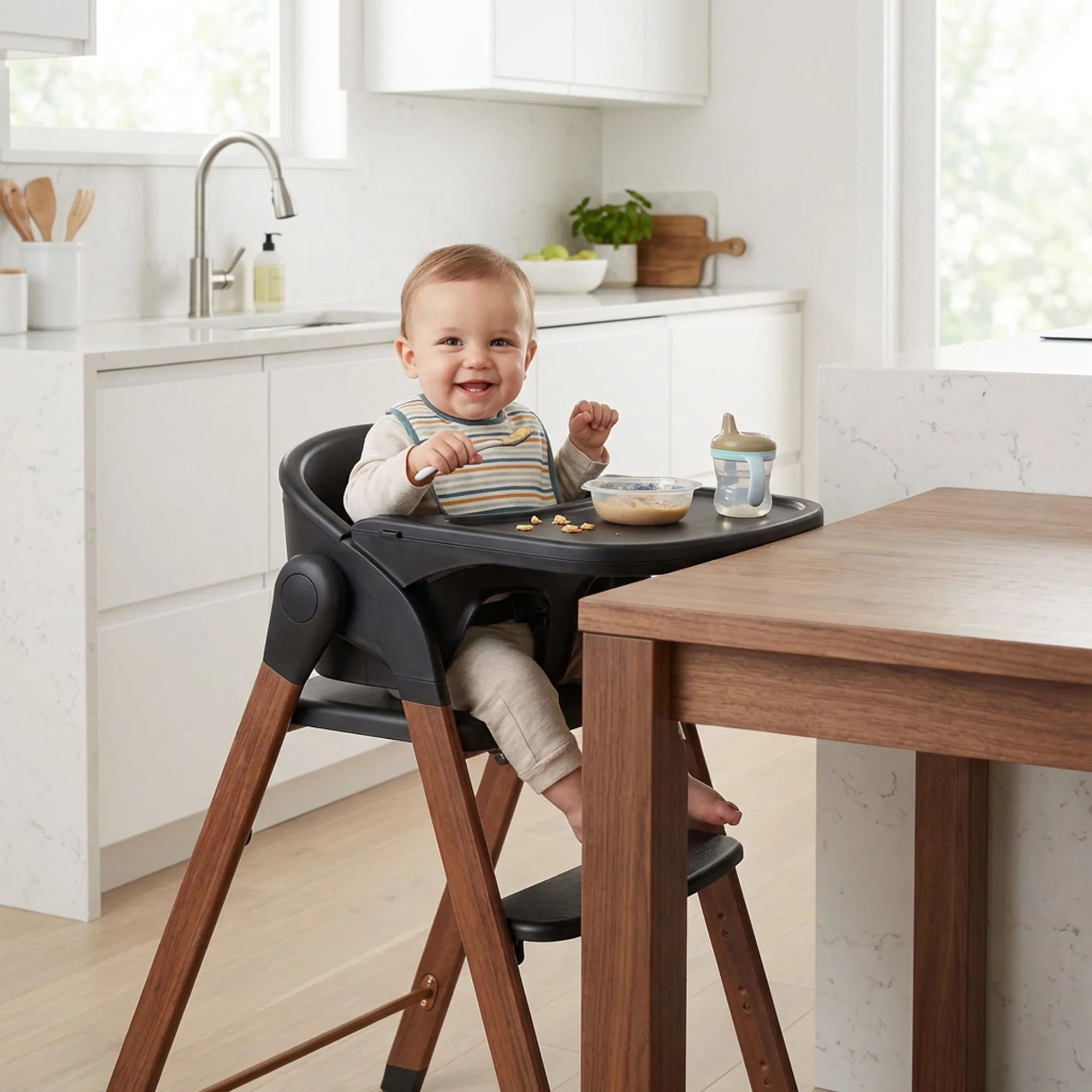 Luxury High Chair Black / Wood - Image 7